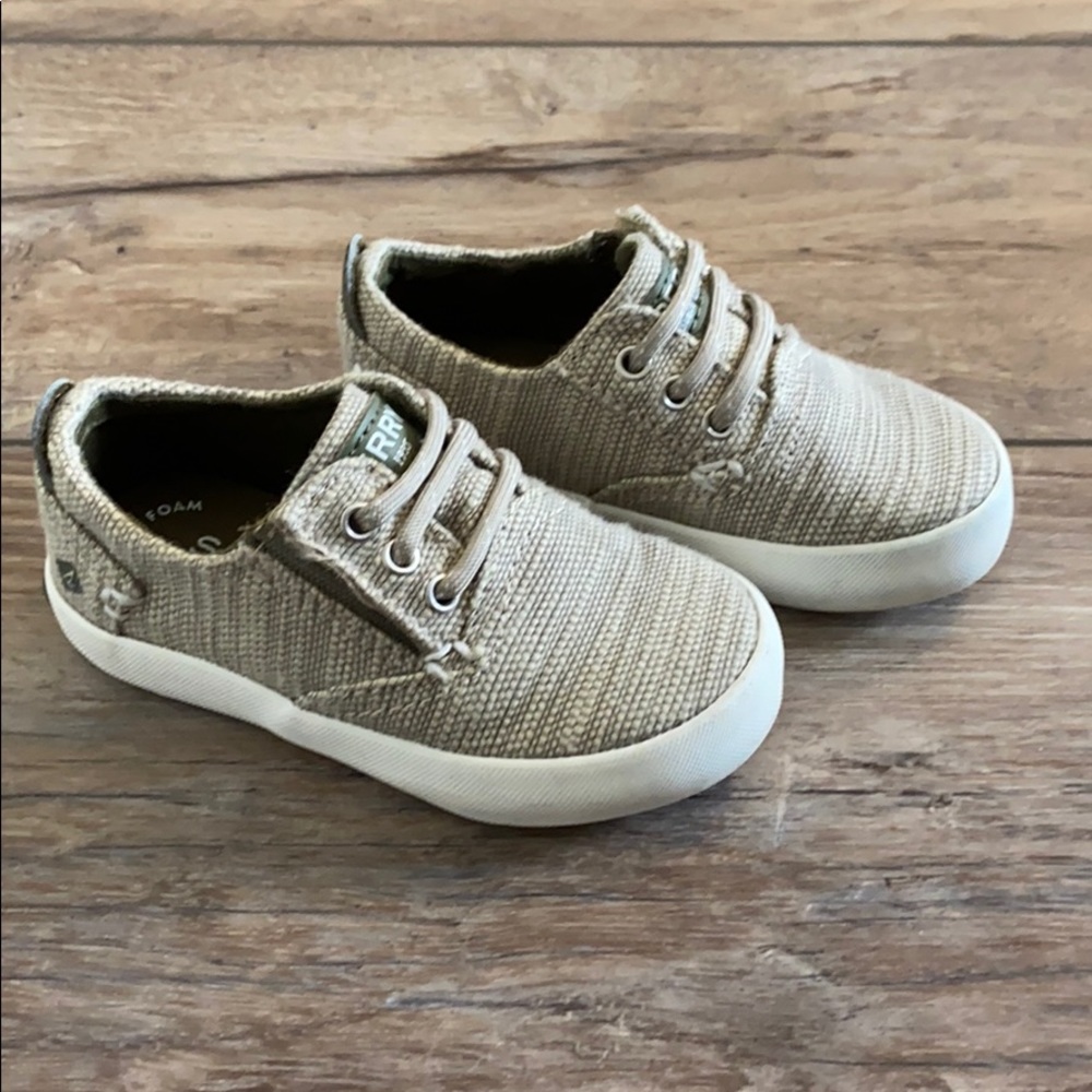 Sperry Topsider toddler shoe